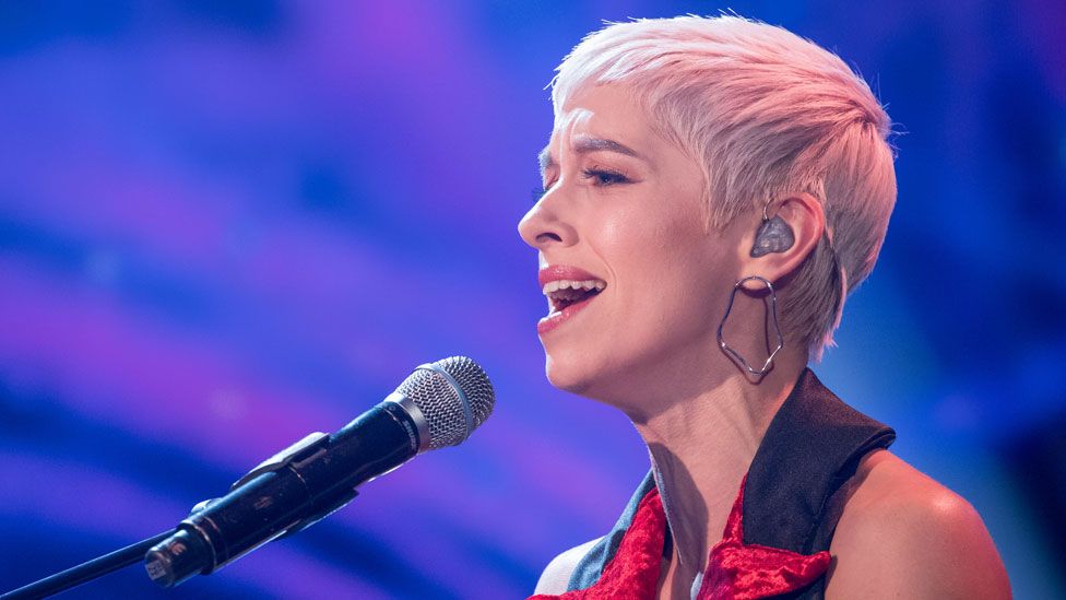 SuRie performing on Eurovision: You Decide 2019