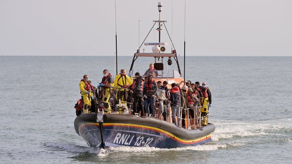 RNLI vessel carries migrants in English Channel