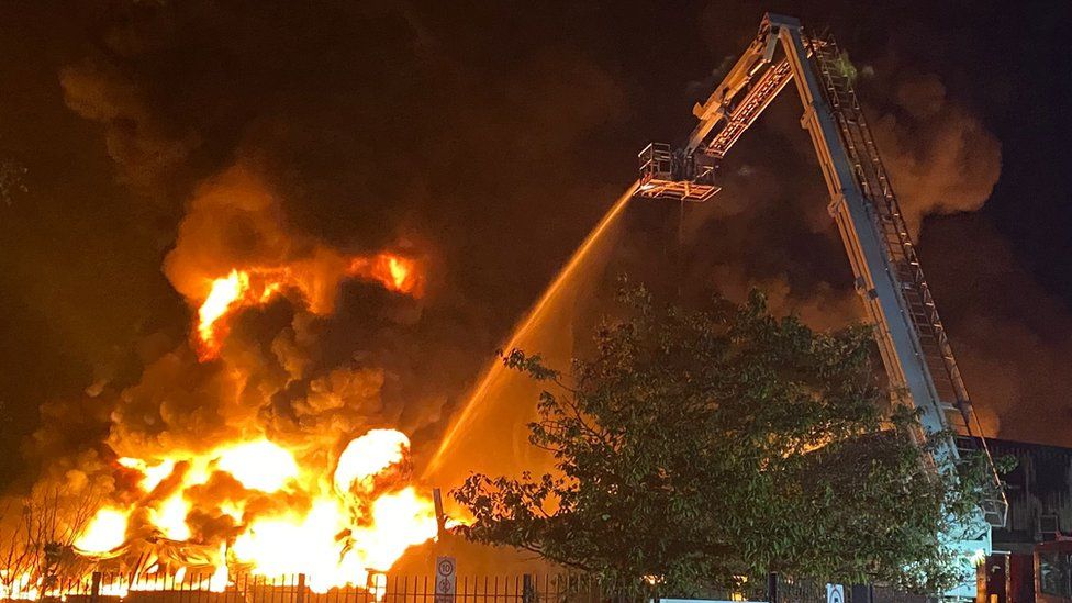 Aerial ladder used to tackle fire