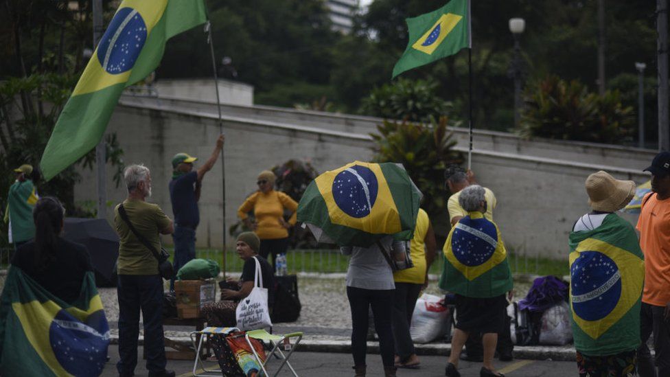 Сторонники Жаира Болсонару в Рио-де-Жанейро в понедельник