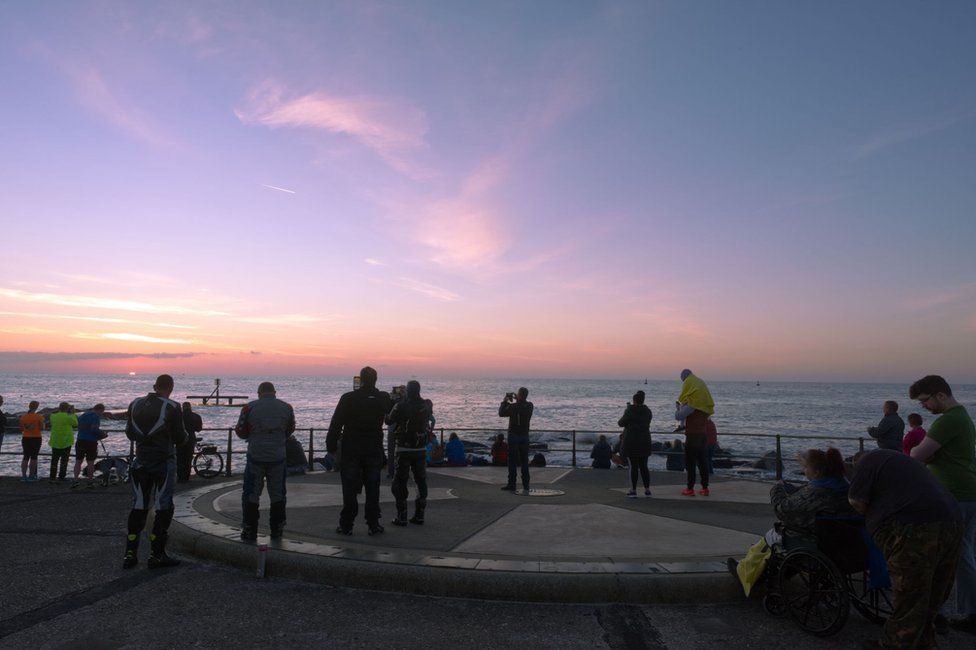 More people gathered at Ness Point as the sun rose