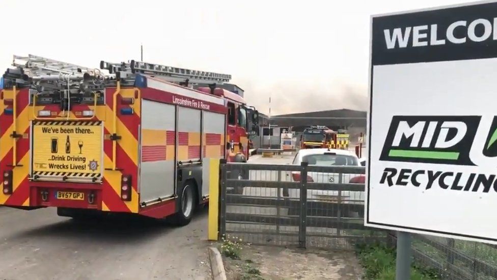 Fire Breaks Out At Mid Uk Recycling Plant Bbc News