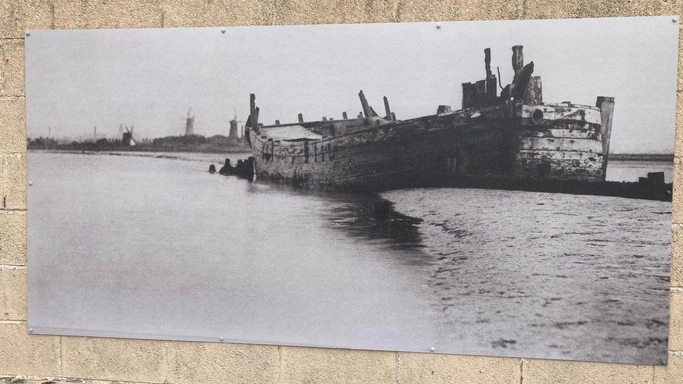 Peter Henry Emerson: Great Yarmouth exhibition celebrates photographer ...