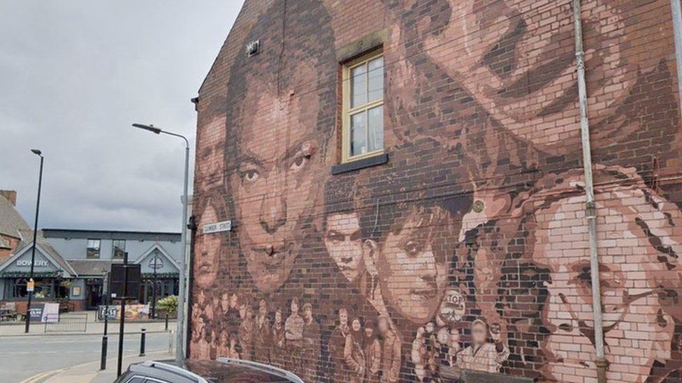 A mural featuring Hull musicians in Clumber Street