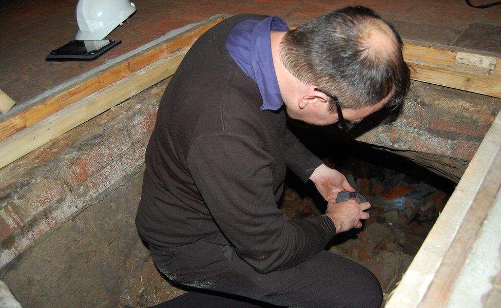 Scott Lomax investigates the cave