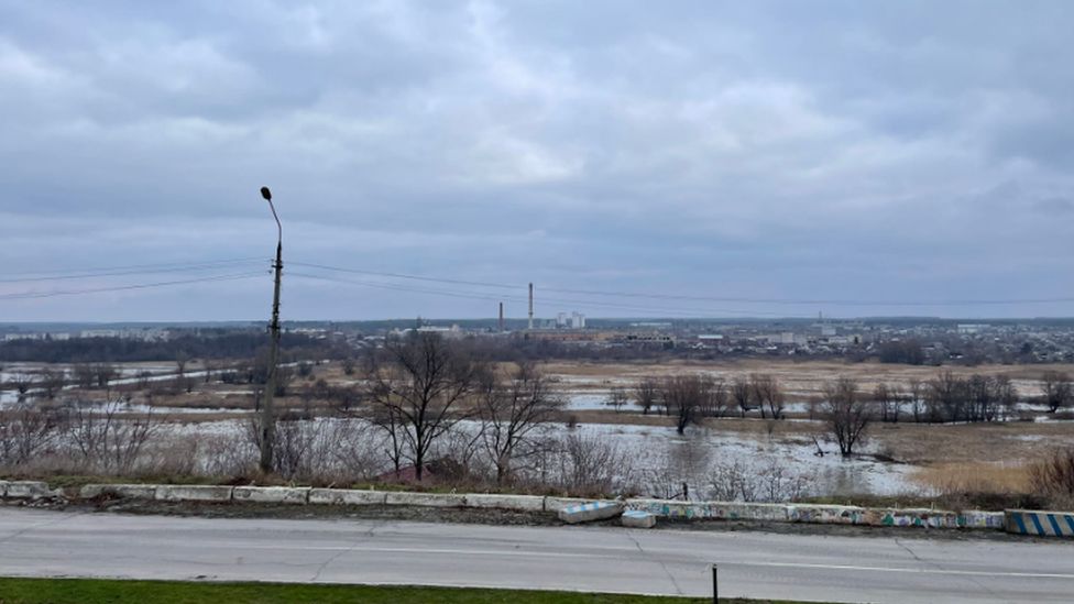 Russian forces are around 8 km in the distance, but are pushing hard.