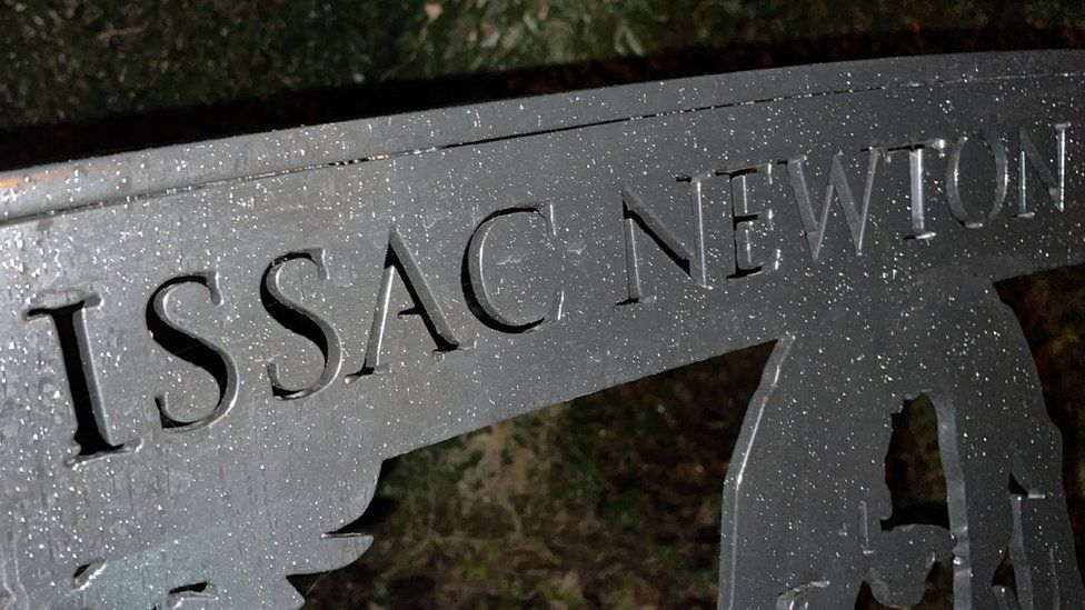 Spelling Blunder Spotted On Isaac Newton Memorial Bench BBC News
