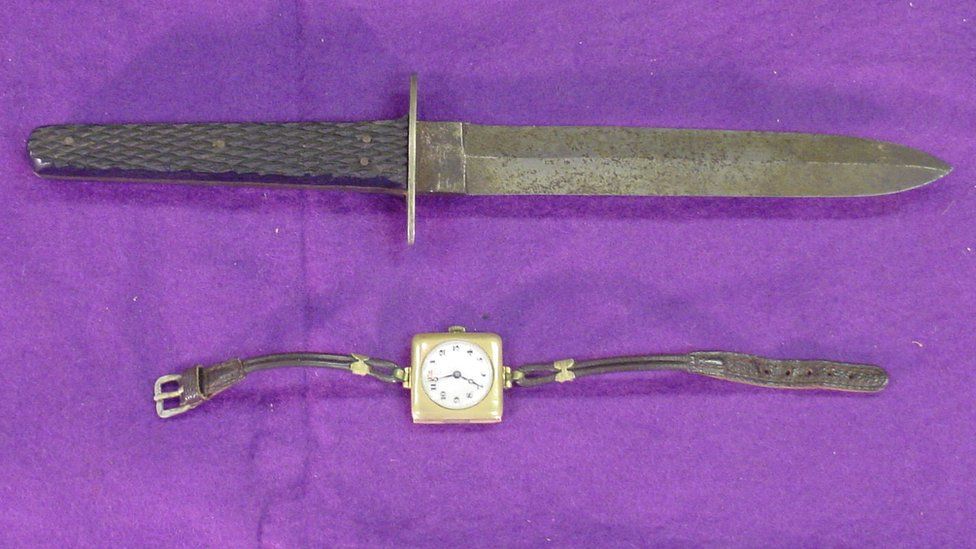 Murder weapon used by Freddy Bywaters and Edith Thompson's watch