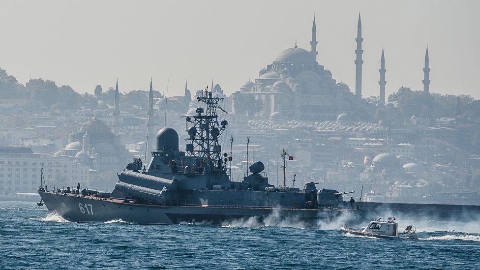 Russian corvette Mirazh passes through Istanbul en route for Syria