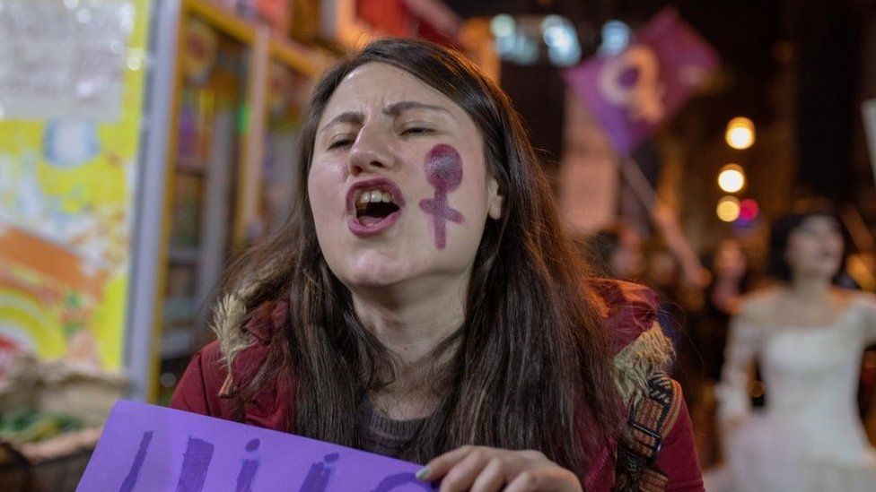 woman demonstrates in istanbul on International women's day