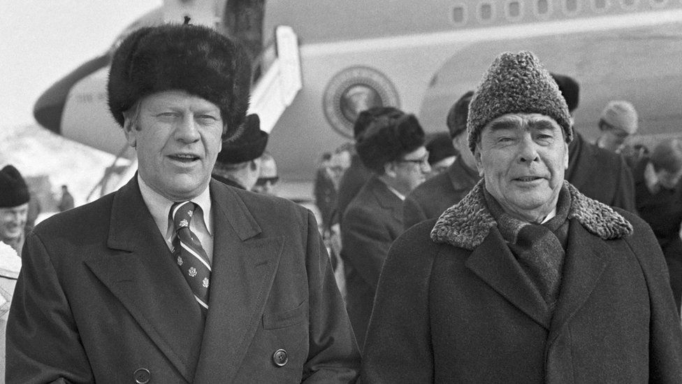 Gerald Ford y el líder soviético Leonid Brezhnev.