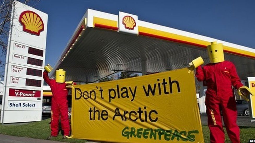 Greenpeace activists in Chile protesting against Shell's oil search in the Artic region