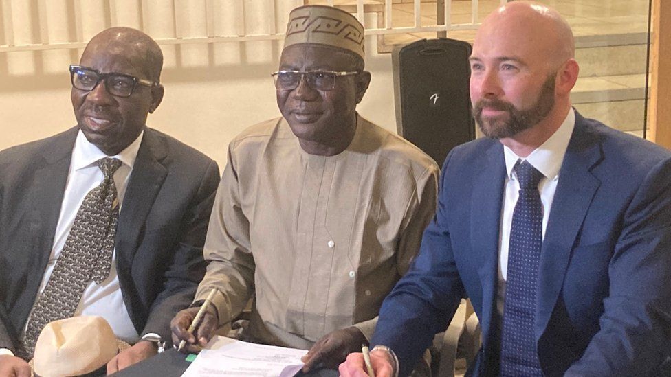 Edo state governor Godwin Obaseki with Prof Abba Tijani and Michael Salter-Church, chair of the Horniman Board of Trustees, at the signing ceremony