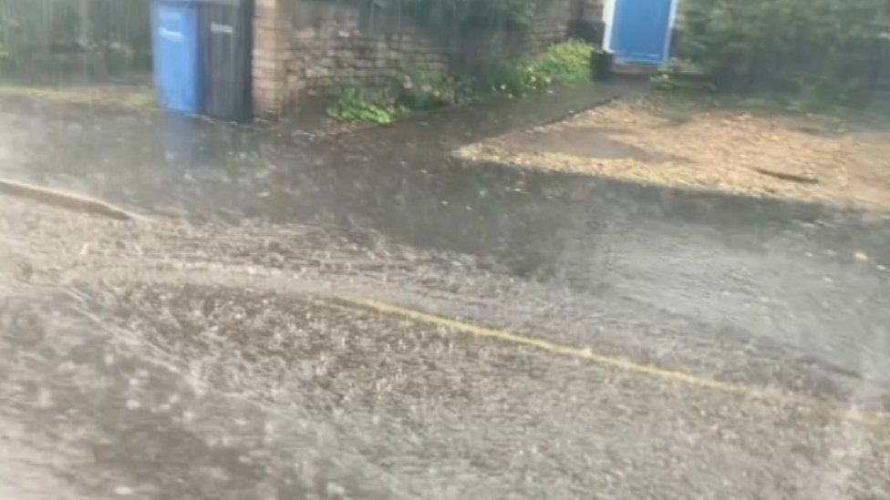 Flash flooding in Norwich hits roads and shopping centre BBC News