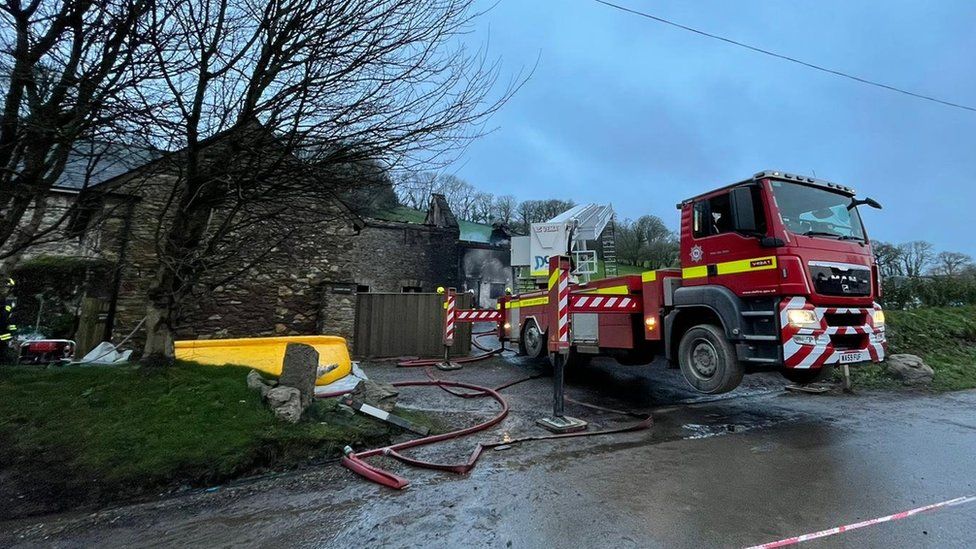 Major fire breaks out at house in Aveton Gifford BBC News
