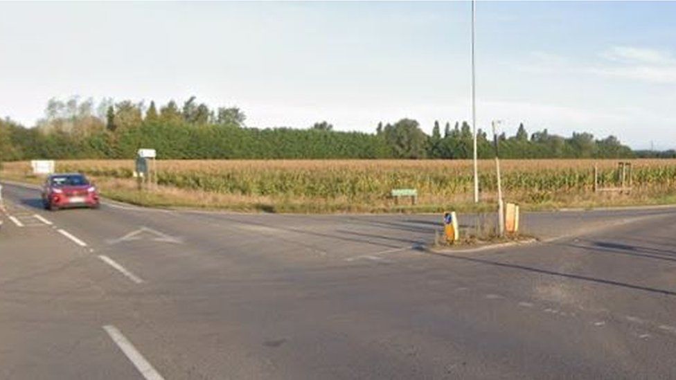 A142 near the junction with Northfields Road