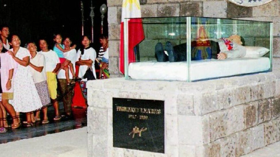 Ferdinand Marcos' body on display in the city of Batac (1993)