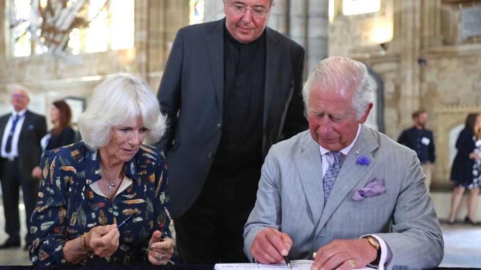 Charles and Camilla visit Exeter Cathedral - BBC News