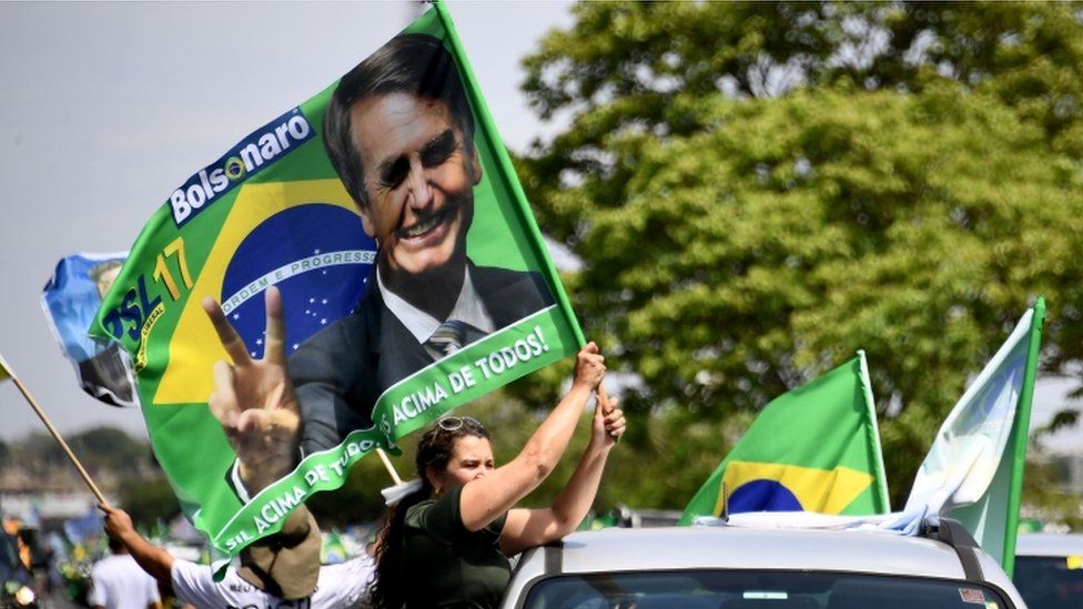 Jair Bolsonaro flag at rally in Brasilia, 6 October 2018
