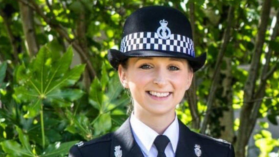 Police help deliver baby in car on busy 
