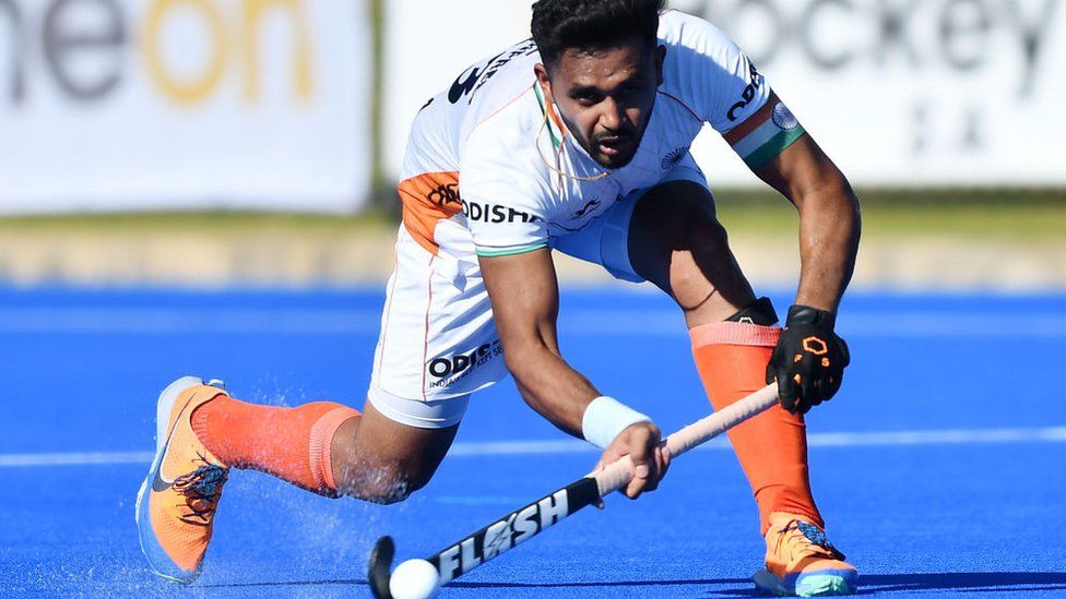 Харманприт Сингх, капитан сборной Индии, во время четвертой игры Международной хоккейной тестовой серии между Австралией и Индией на стадионе MATE 3 декабря 2022 года в Аделаиде, Австралия.