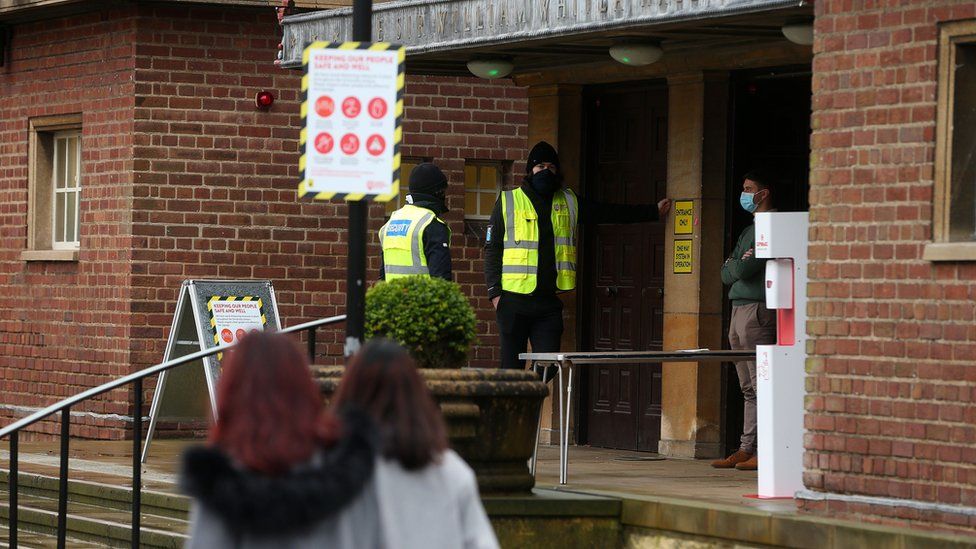 QUB Minister hails 'game changer' rapid testing BBC News