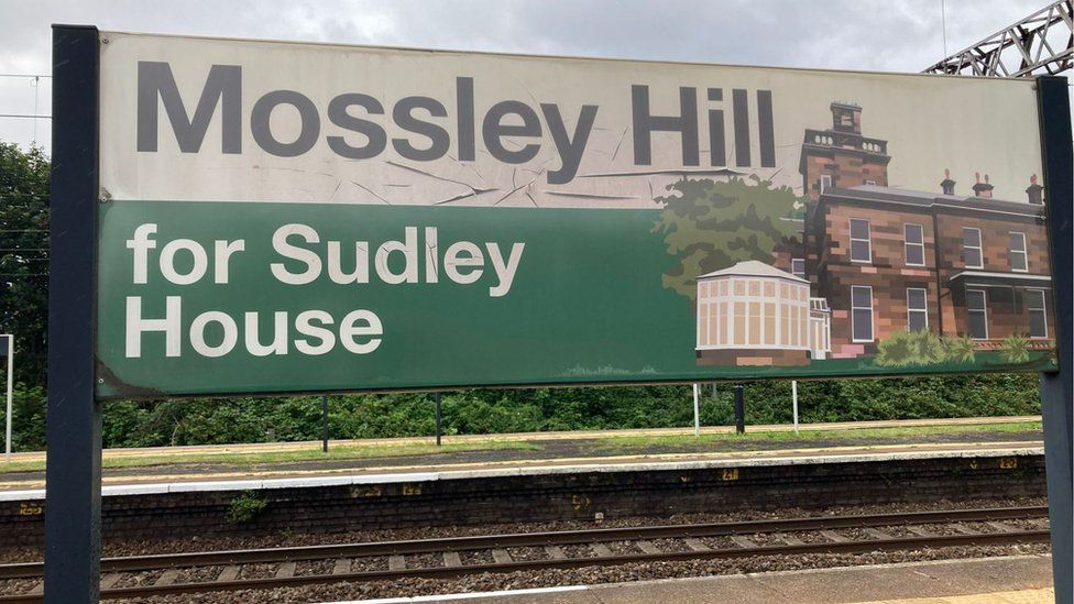 Mossley Hill station sign