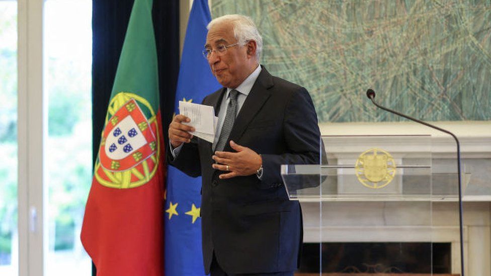 Антониу Коста подал заявление об отставке президенту Марсело Ребелу де Соуза