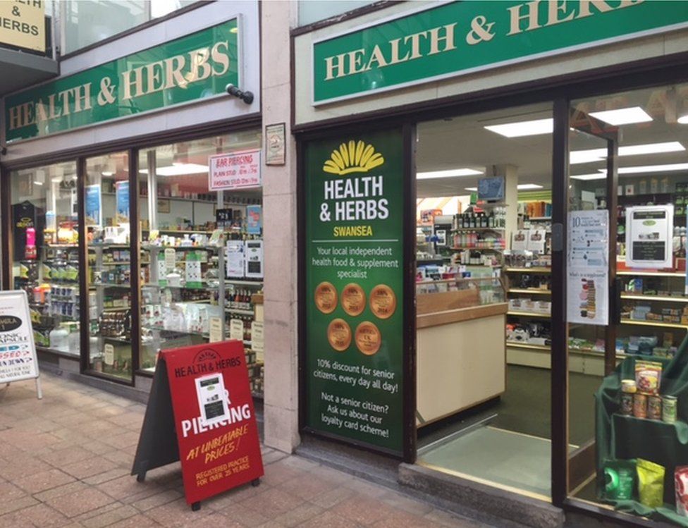 Drink and drugs blighting Swansea city centre, claims trader BBC News