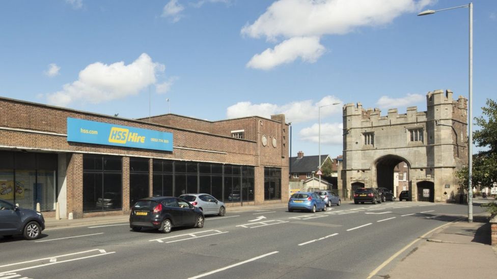 King's Lynn could see medieval gatehouse traffic rerouted BBC News