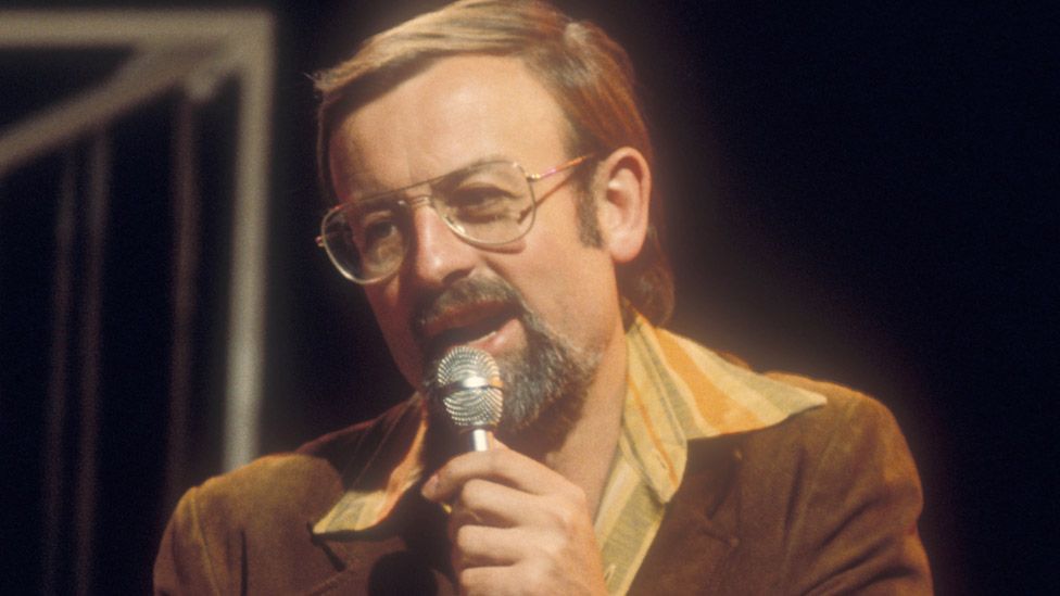 Top of the Pops : 1975 : Roger Whittaker