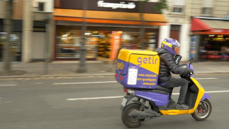 Getir deliverer on scooter