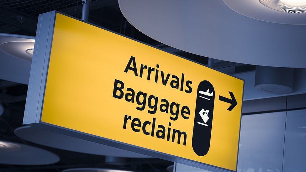 Heathrow customs staff rebel over 'zero tolerance' duty rules BBC News