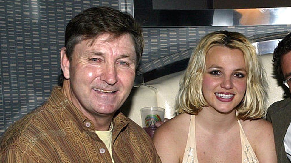 Britney Spears&#39; father formally files to end conservatorship - BBC News