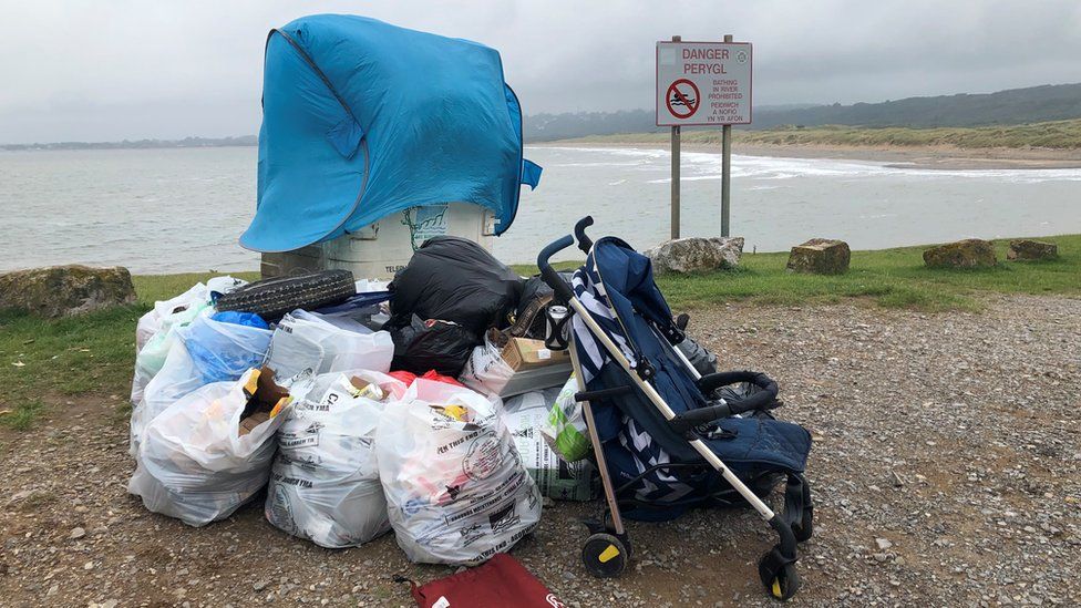 litter at Ogmore-by-Sea