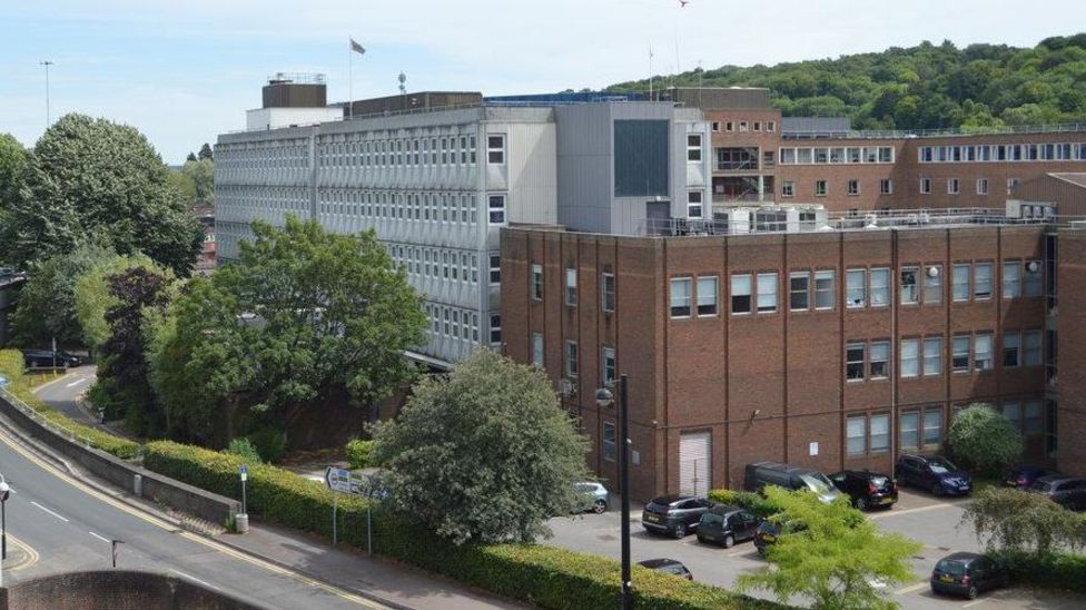 Buckinghamshire New University has High Wycombe plans approved - BBC News