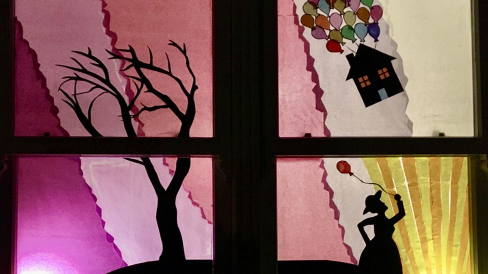 Window artwork display showcases Oxford community's creations - BBC News