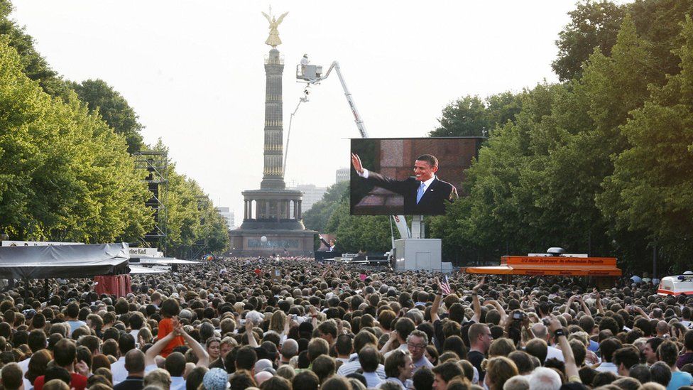 Obama addresses crowd, Berlin 2008