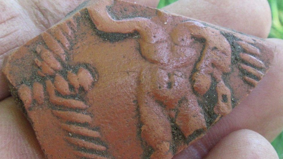Фрагмент римской керамики, обнаруженный в Олдерни