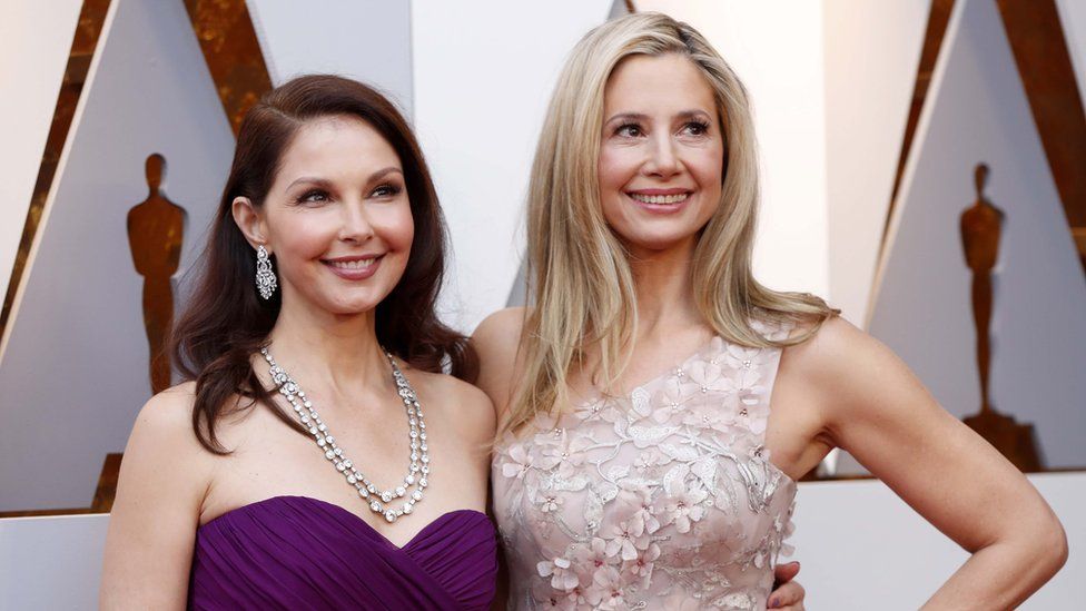 Ashley Judd and Mira Sorvino at the Oscars