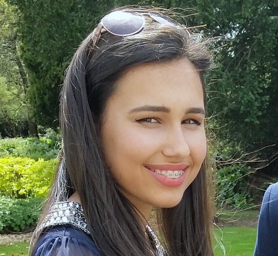 Är pappa Owen dating Tanya