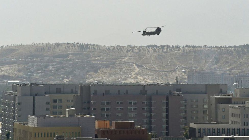 Посадка вертолета на крышу посольства США в Кабуле