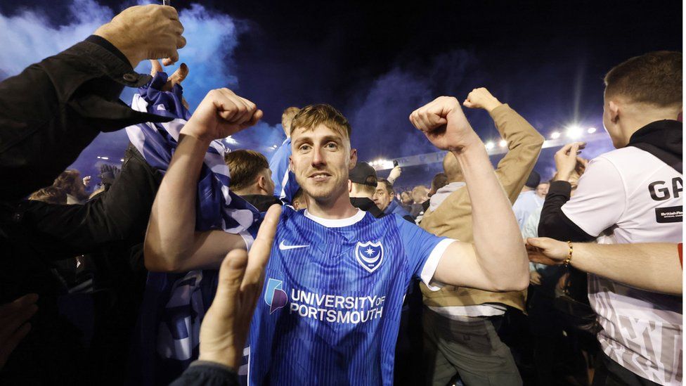 Gavin Whyte celebrating promotion