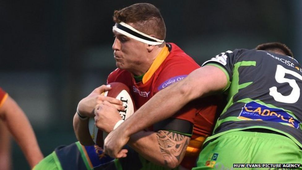 Phil Price Prop to join Scarlets from Dragons permanently BBC Sport