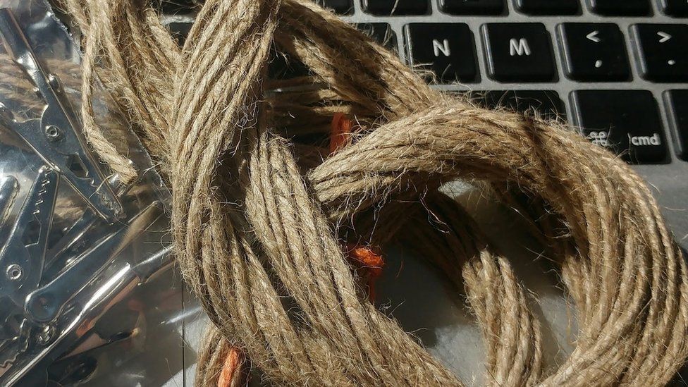 String used in broadband experiment