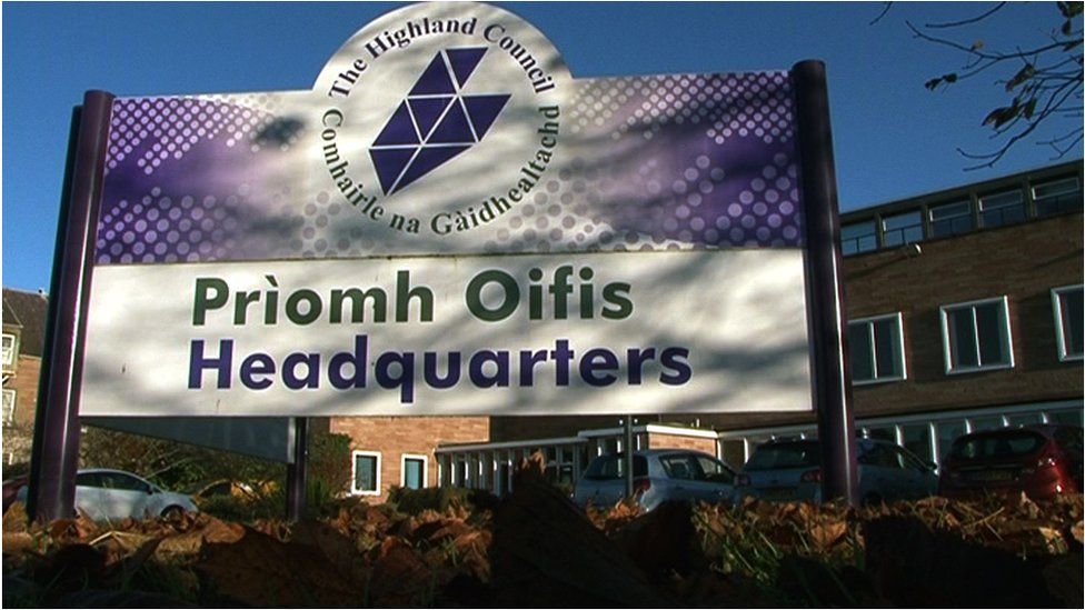 Busaichean uaine sgoile air Ghàidhealtachd Naidheachdan a' BhBC