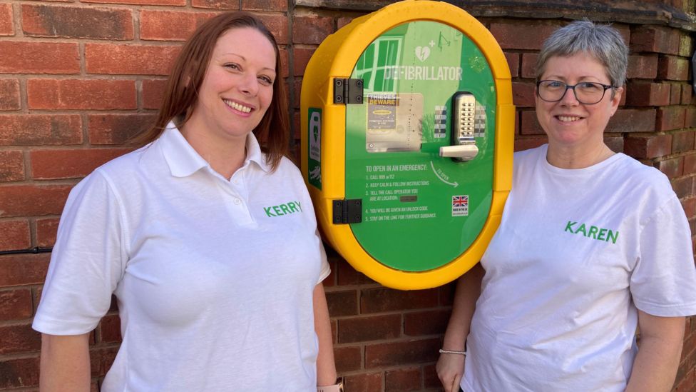Evesham Paramedic campaigns to install defibs on people’s homes BBC News