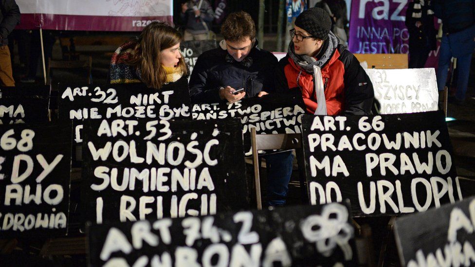 Демонстрация протеста против нового законодательства в Польше