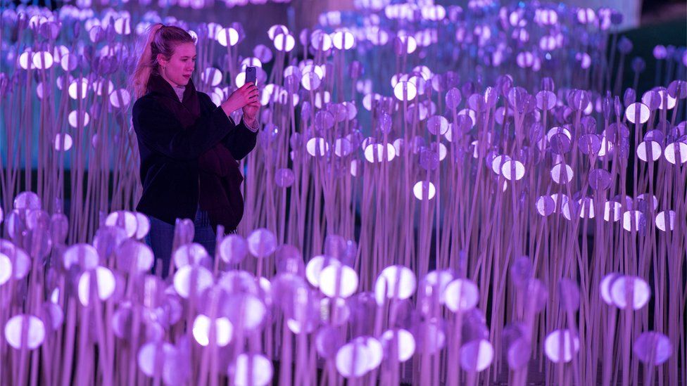 London lights up for Lumiere festival - BBC Newsround