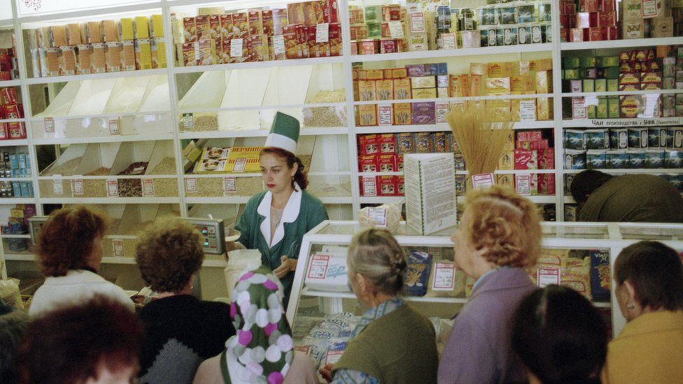 Очереди в продуктовых магазинах, 1998 год